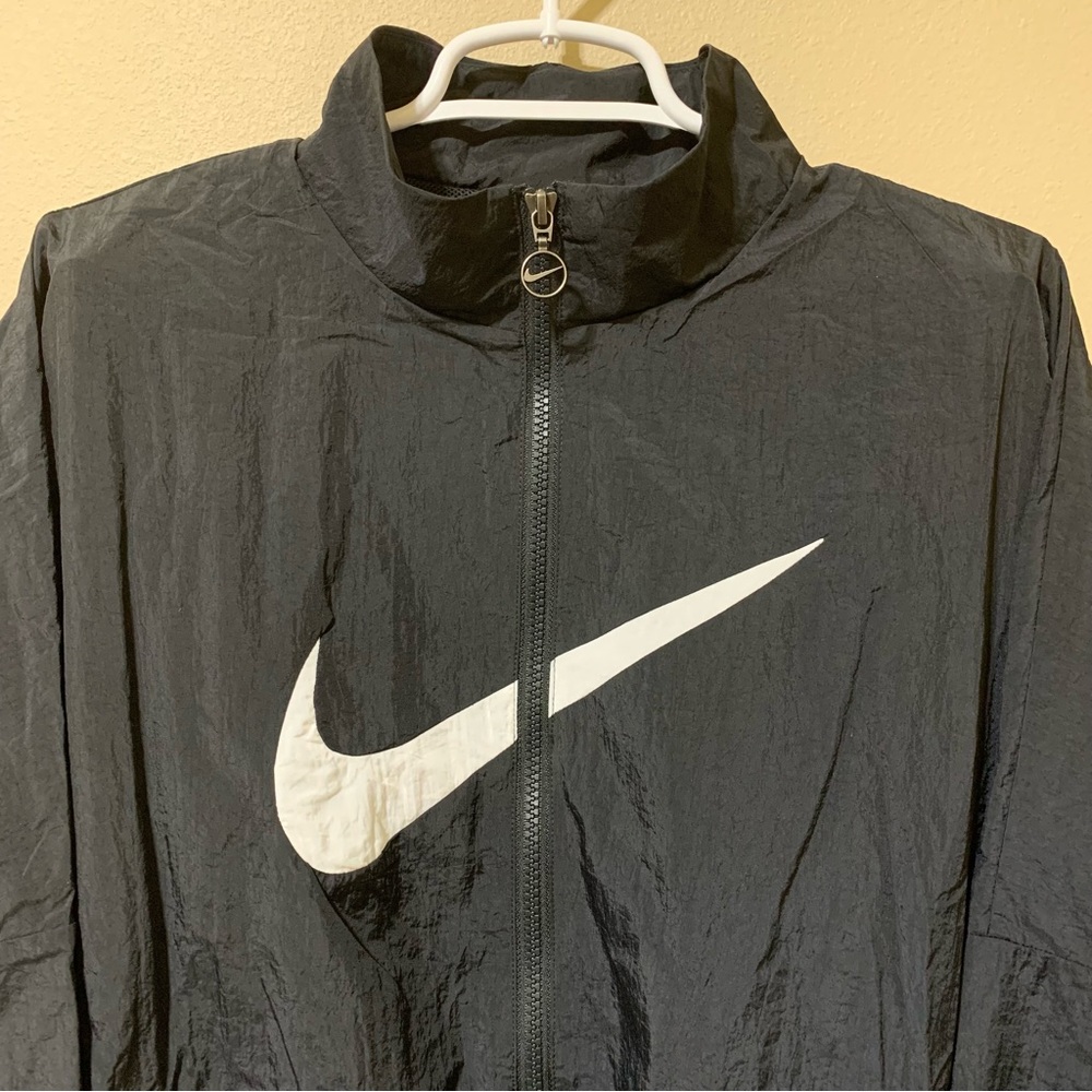 Nike Women’s Sportswear Essential Woven Jacket-Size XL New - Picture 2 of 8